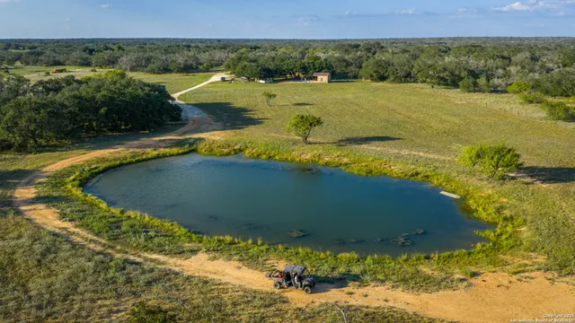$975,000 | 2992 County Road 7711, Natalia, TX 78059