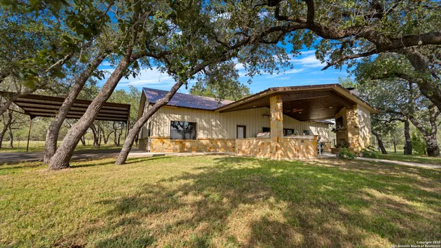 $975,000 | 2992 County Road 7711, Natalia, TX 78059