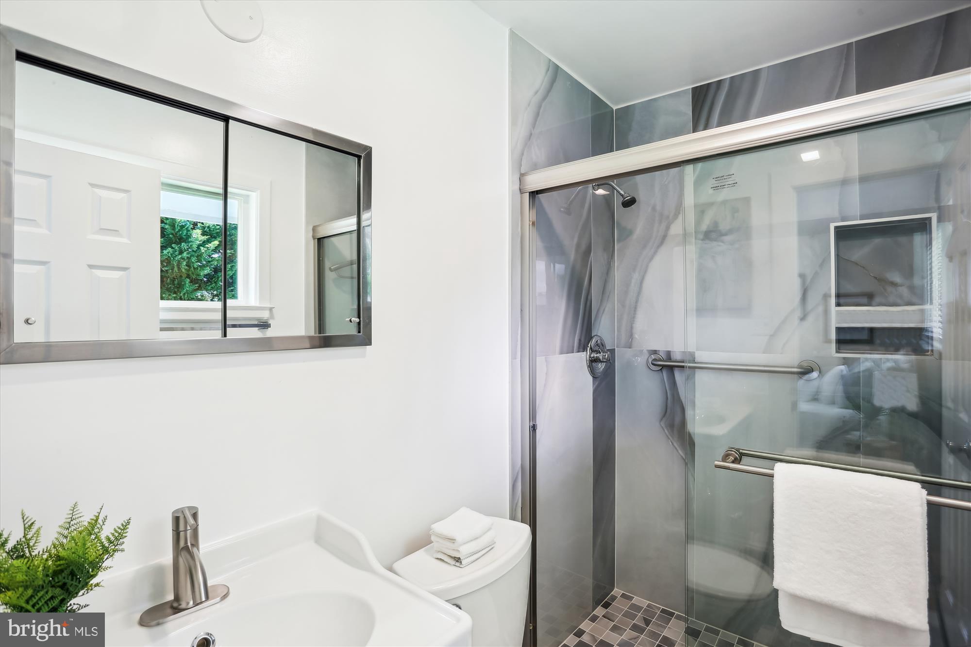 3910 Minden Road Silver Spring, MD 20906 - Photo 5 of 42 Primary bathroom