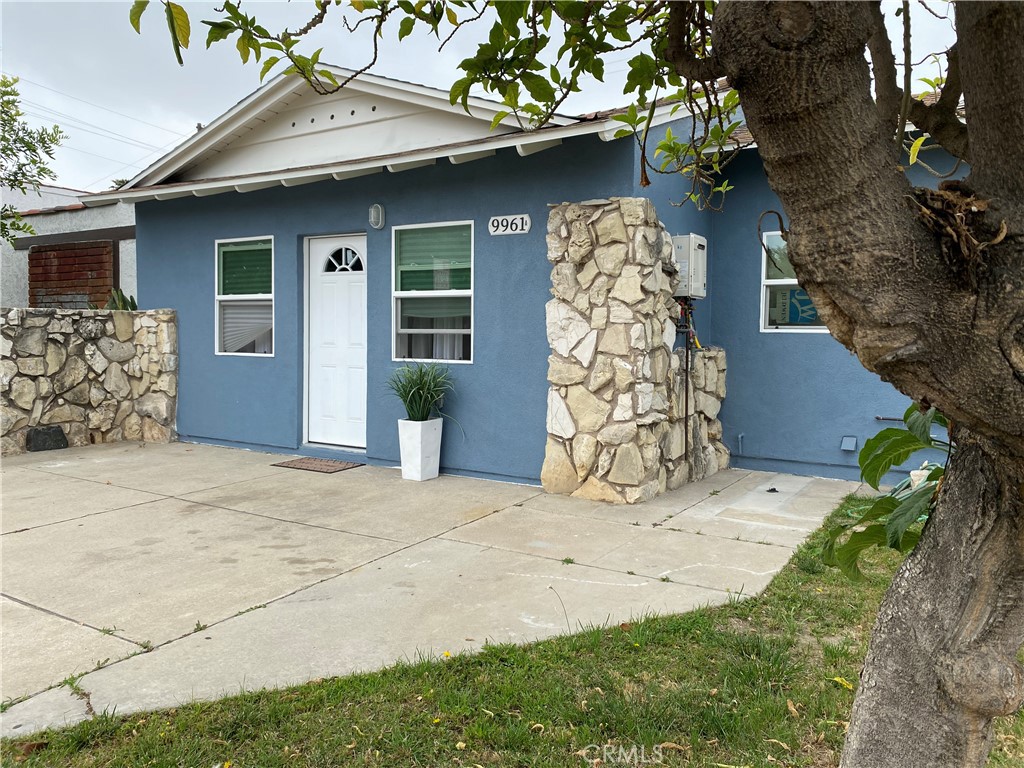 9961 Richeon Avenue Downey, CA 90240 - Photo 2 of 45