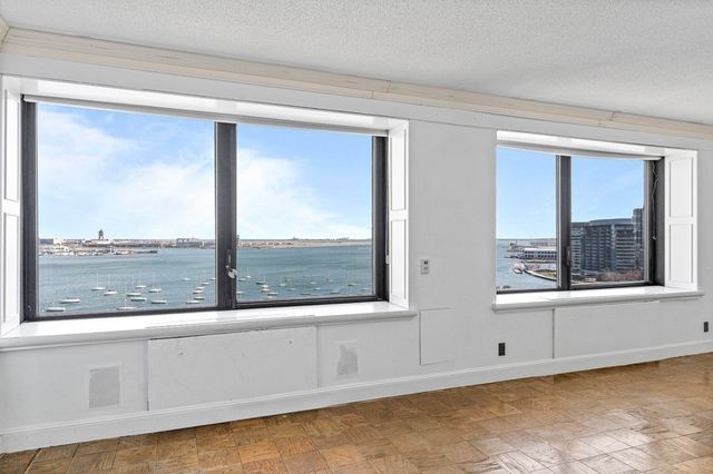 $1,560,000 | 65 East India Row, Unit 15EF, Boston, MA 02110