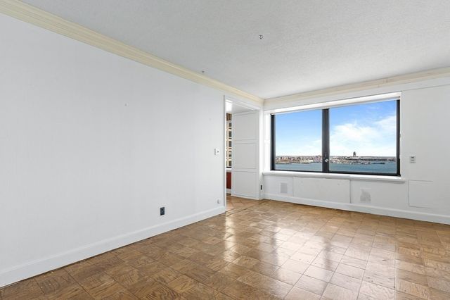 $1,560,000 | 65 East India Row, Unit 15EF, Boston, MA 02110