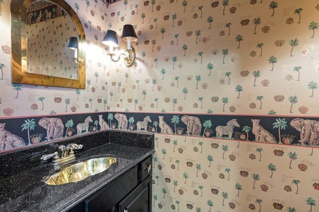 $1,560,000 | 65 East India Row, Unit 15EF, Boston, MA 02110