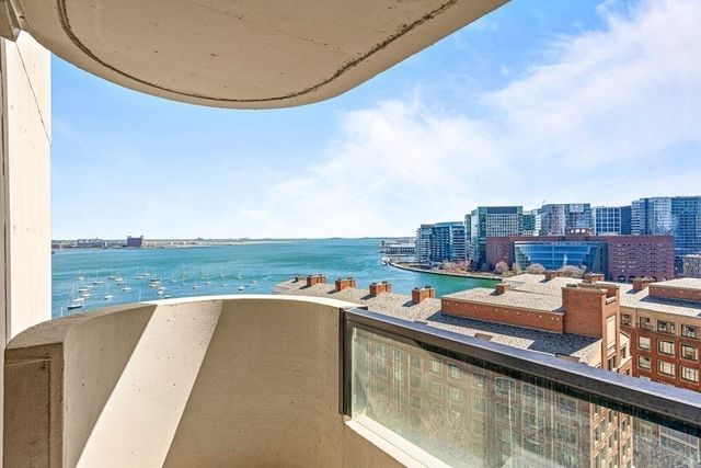 $1,560,000 | 65 East India Row, Unit 15EF, Boston, MA 02110