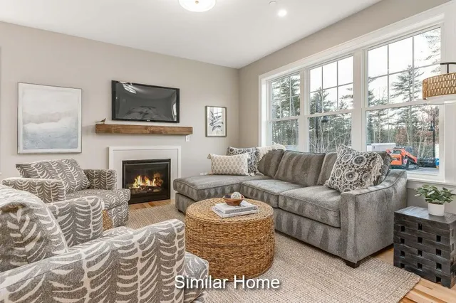 $935,900 | 1 Summerwind Place, Unit 1, Greenland, NH 03840