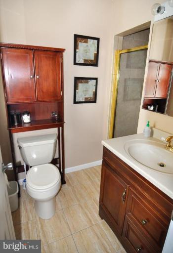 117 Croftley Road Lutherville-Timonium, MD 21093 - Photo 9 of 21 Bath #1