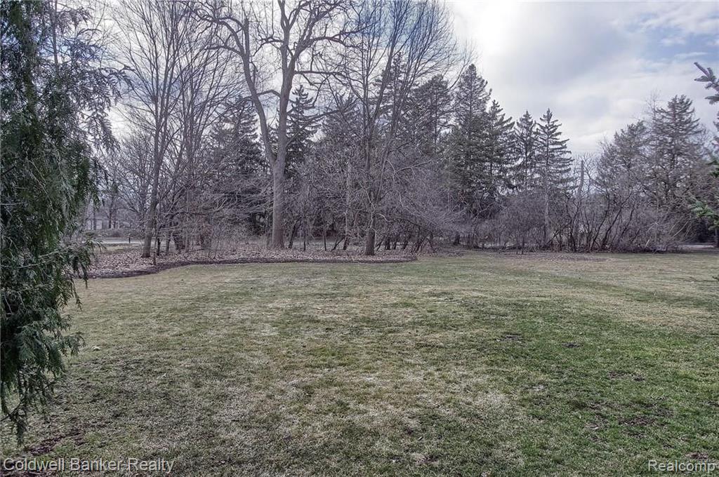32320 Lahser Road Beverly Hills, MI 48025 - Photo 35 of 38