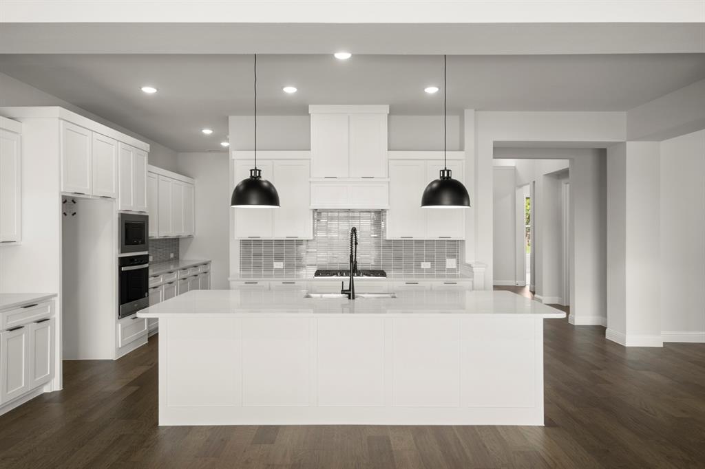 309 Bee Balm Road McKinney, TX 75071 - Photo 15 of 40 08. 309 Bee Balm - Kitchen