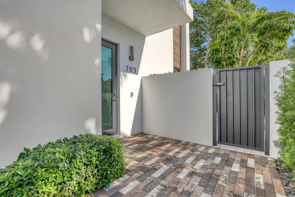 $21,950 | 703 Northeast 5th Street, Delray Beach, FL 33483
