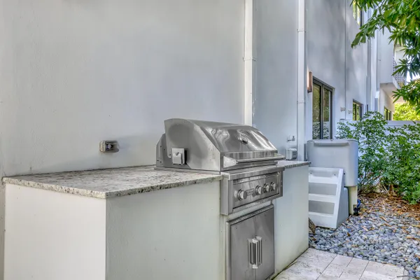 $21,950 | 703 Northeast 5th Street, Delray Beach, FL 33483
