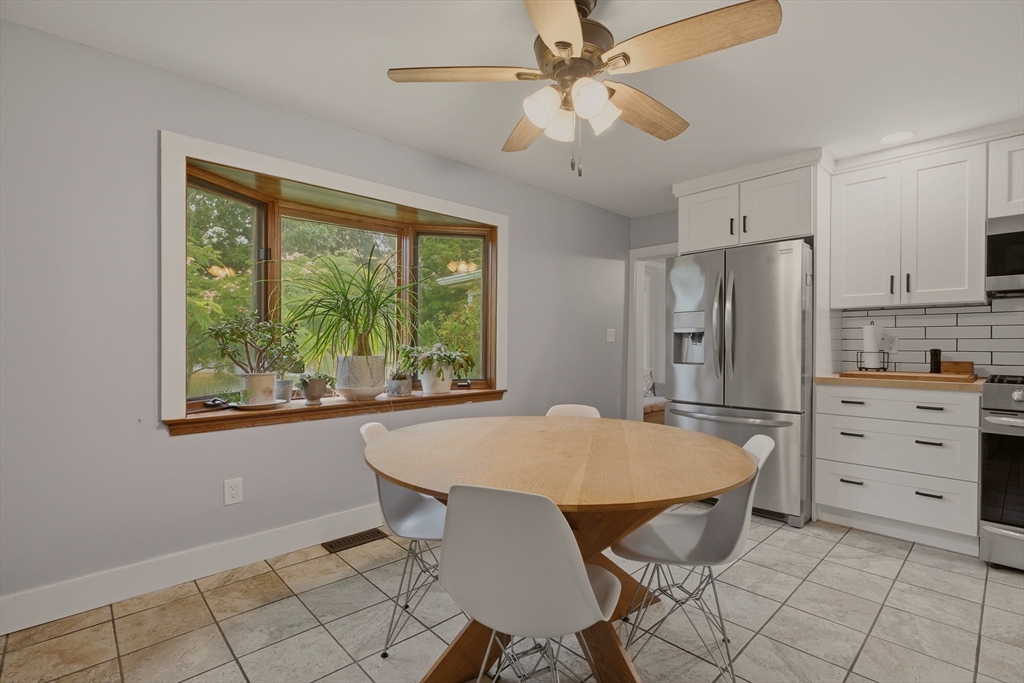 22 Hathaway Road Dartmouth, MA 02747 - Photo 10 of 37 Gallery Image 10