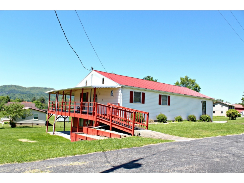 283 Forge Ridge Road Harrogate, TN 37752 - Photo 2 of 25 Photo 2