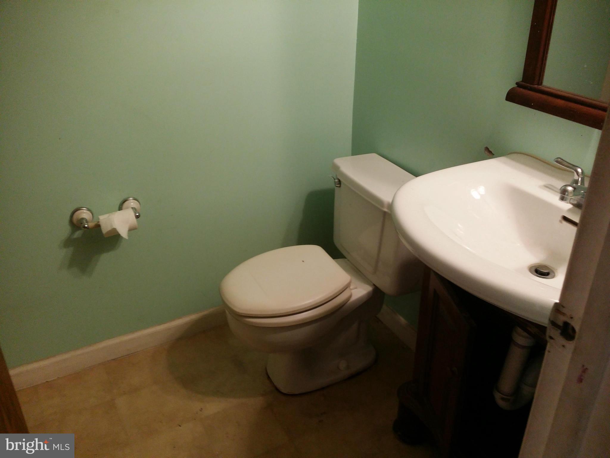 830 Heather Ridge Drive, Unit 22D Frederick, MD 21702 - Photo 3 of 8 Bath