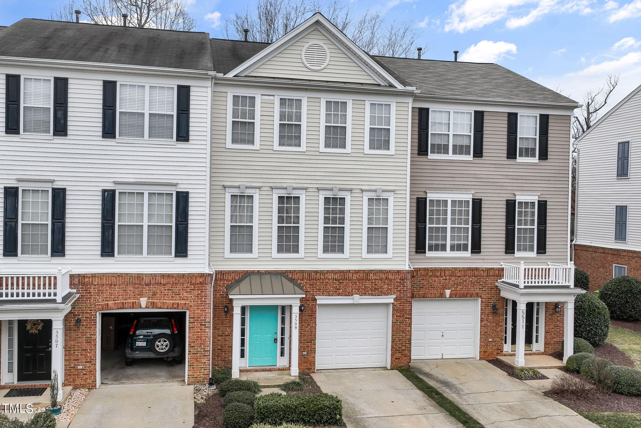 5509 Golden Arrow Lane Raleigh, NC 27613 - Photo 2 of 27
