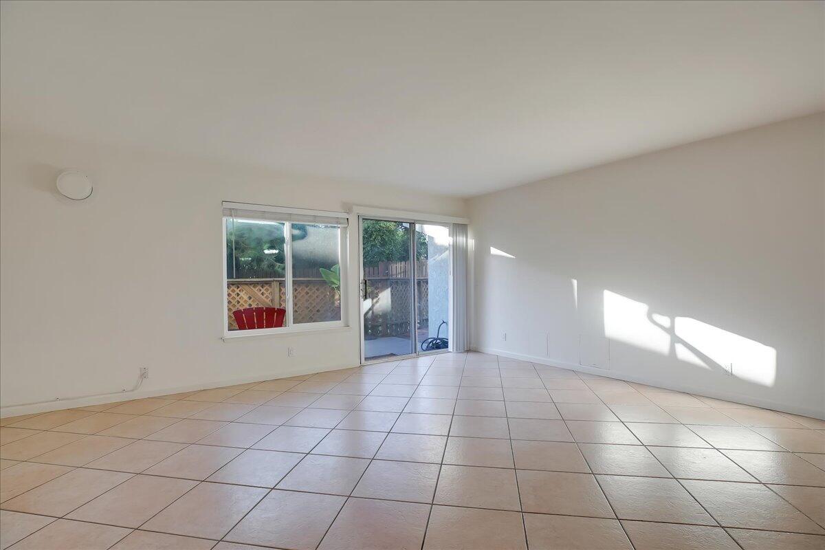 5455 8th Street, Unit 5 Carpinteria, CA 93013 - Photo 16 of 29 Living Room