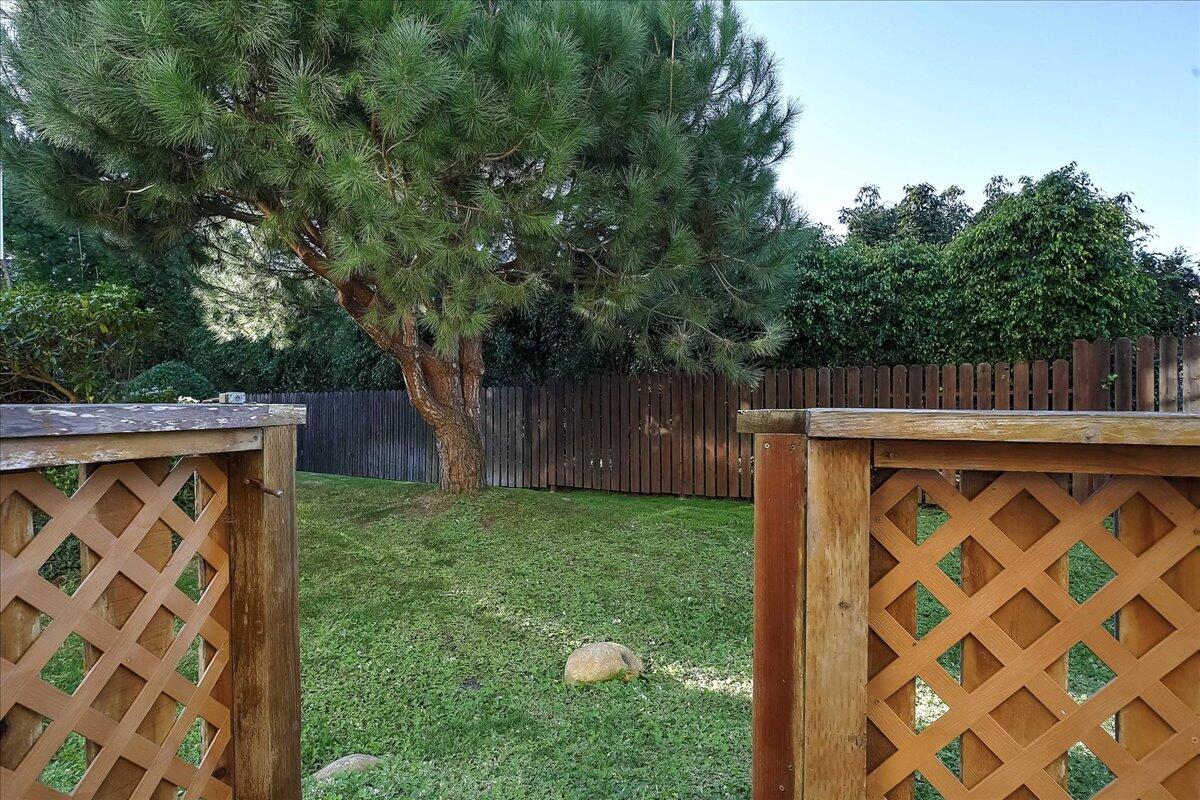5455 8th Street, Unit 5 Carpinteria, CA 93013 - Photo 21 of 29 Patio Gate