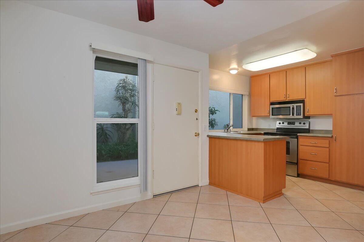 5455 8th Street, Unit 5 Carpinteria, CA 93013 - Photo 3 of 29 Dining Area