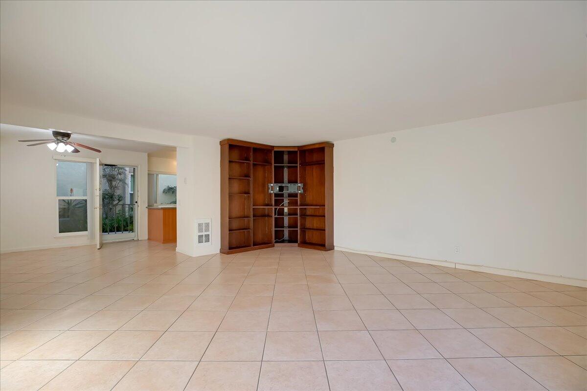 5455 8th Street, Unit 5 Carpinteria, CA 93013 - Photo 5 of 30 Living Room:Dining Area