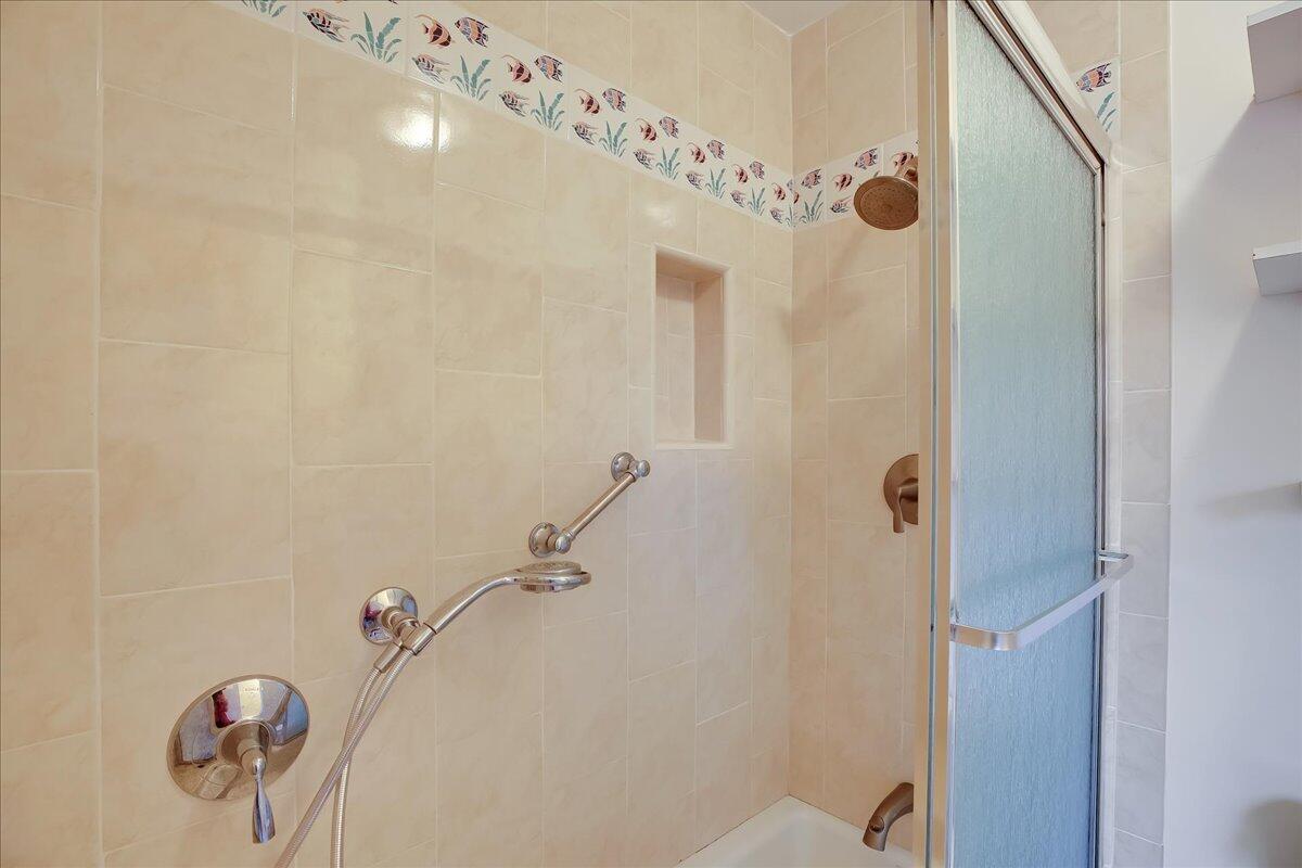 5455 8th Street, Unit 5 Carpinteria, CA 93013 - Photo 8 of 29 Primary Shower
