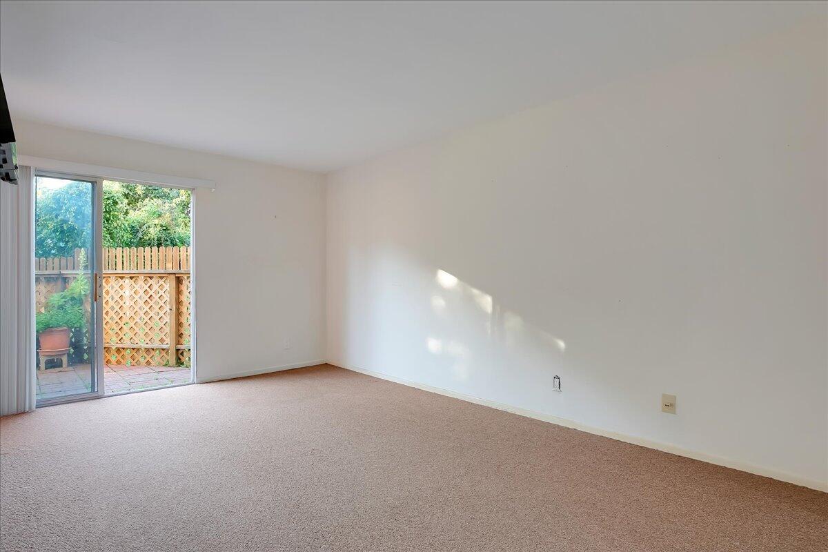 5455 8th Street, Unit 5 Carpinteria, CA 93013 - Photo 9 of 30 Primary Bedroom