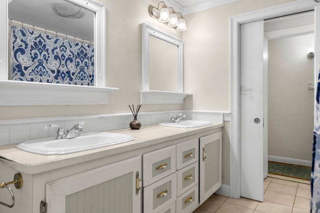 407 Andover Street Georgetown, MA 01833 - Photo 14 of 33 Gallery Image 14