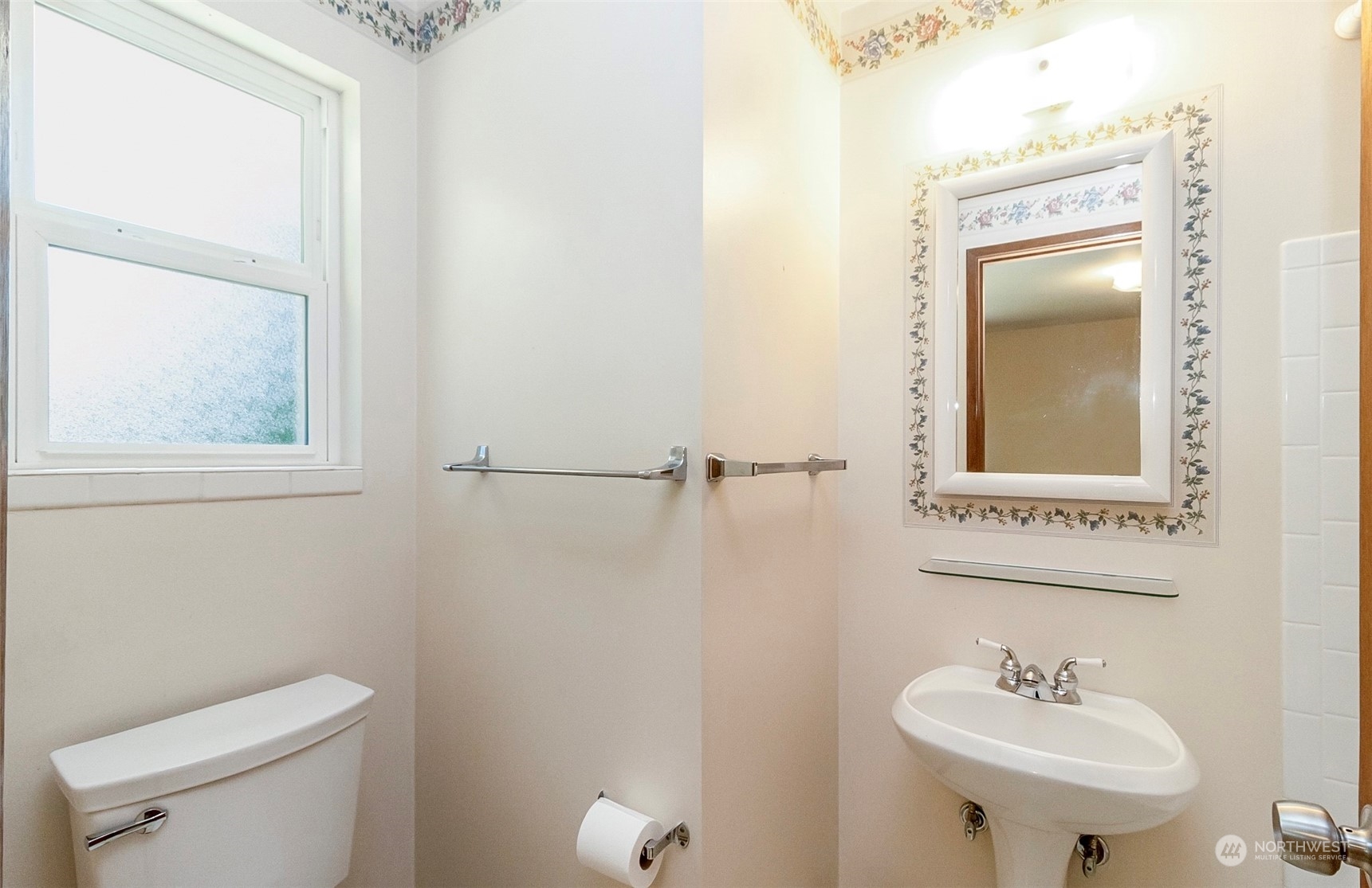 2520 166th Avenue Northeast Bellevue, WA 98008 - Photo 31 of 40 a bathroom with a toilet a sink and mirror