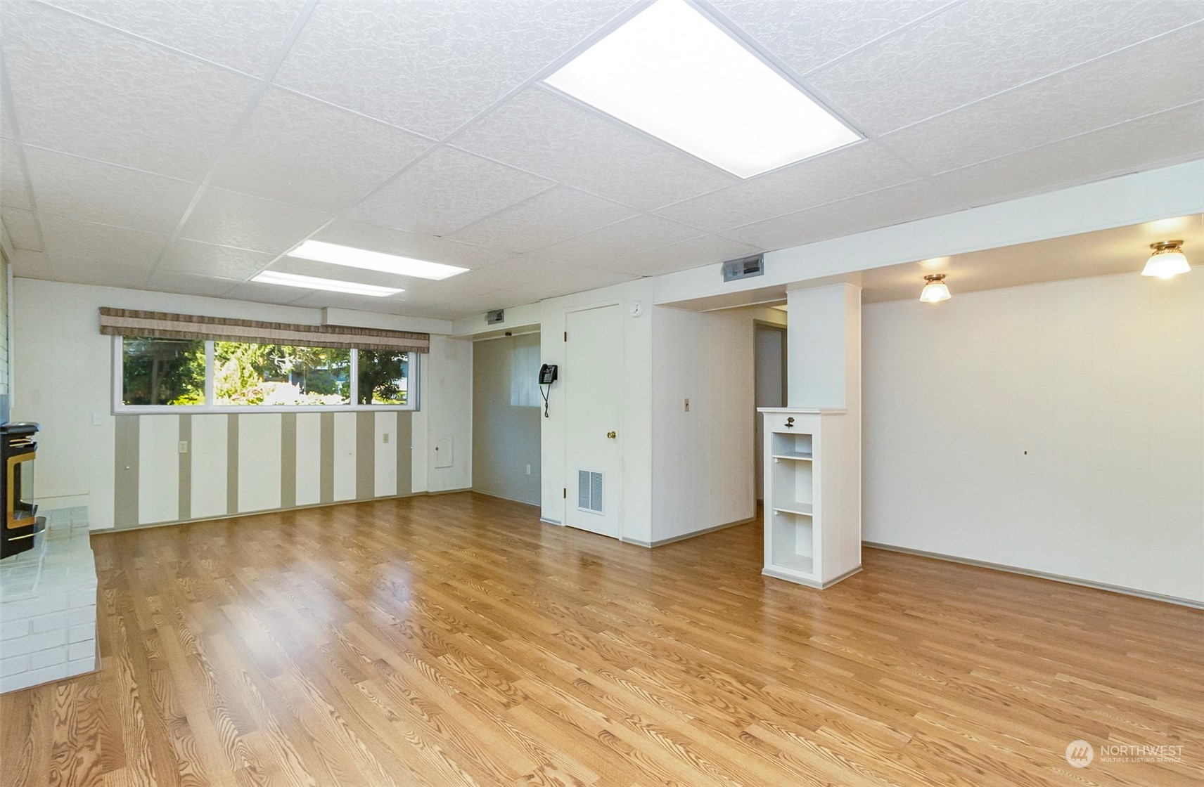 2520 166th Avenue Northeast Bellevue, WA 98008 - Photo 34 of 40 a view of an empty room with a window