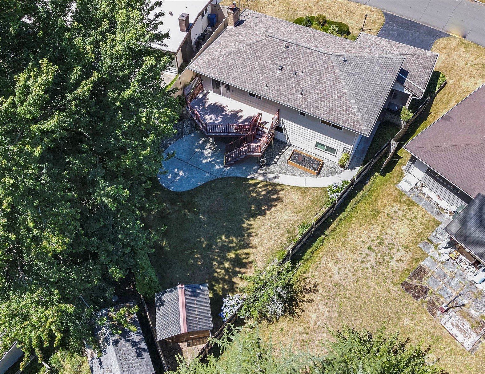 2520 166th Avenue Northeast Bellevue, WA 98008 - Photo 5 of 40 an aerial view of house with yard