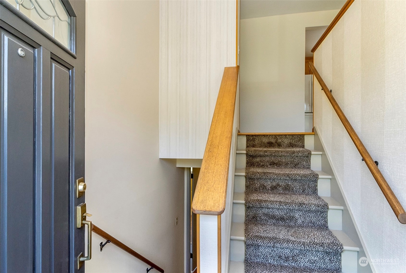 2520 166th Avenue Northeast Bellevue, WA 98008 - Photo 9 of 40 a view of entryway