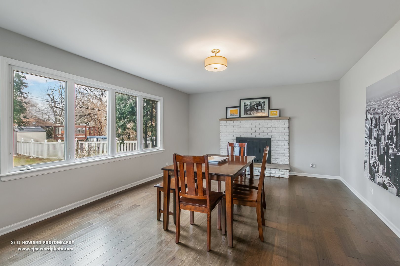 437 Illinois Road Frankfort, IL 60423 - Photo 5 of 35 a dining room with furniture and window