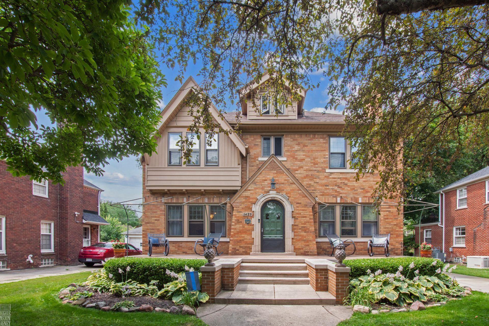 1423 Devonshire Road Grosse Pointe, MI 48230 - Photo 2 of 35 50116001-1.JPG
