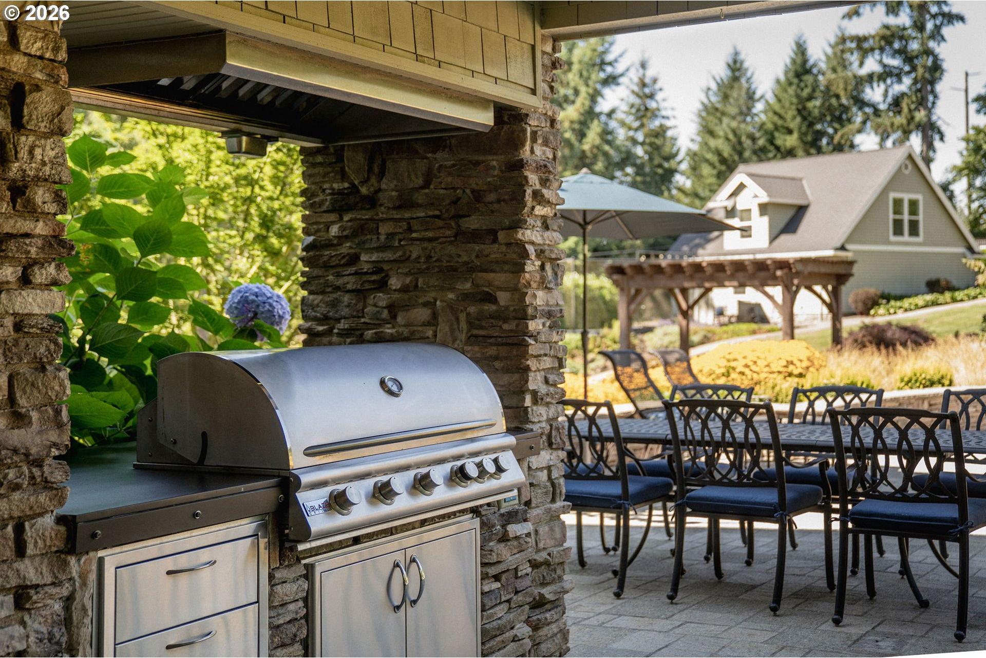 710 Rosemont Road West Linn, OR 97068 - Photo 12 of 37 Gallery Image 12