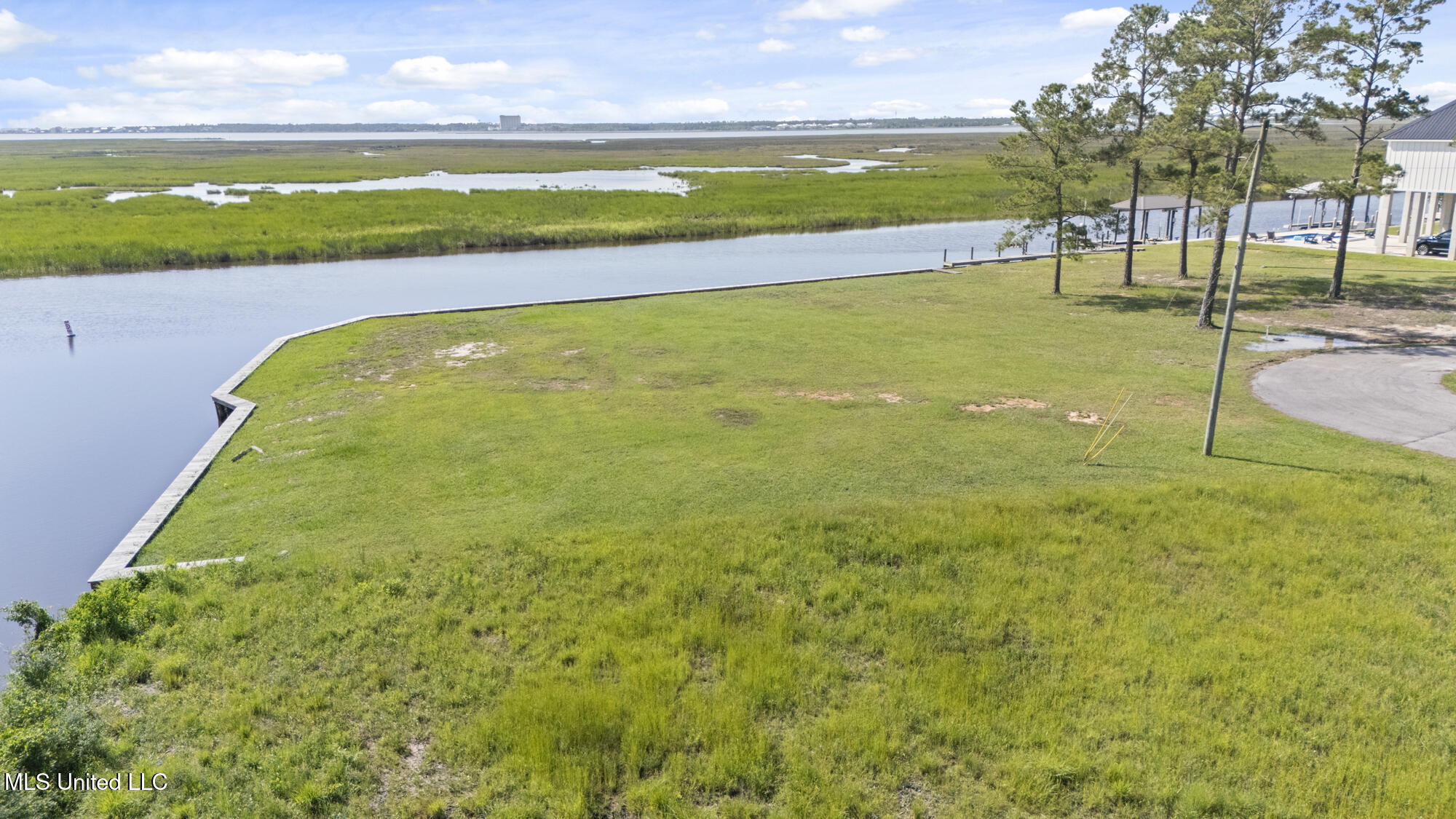 1436 Hanakealoha Place Diamondhead, MS 39525 - Photo 3 of 13 ghubphoto_04