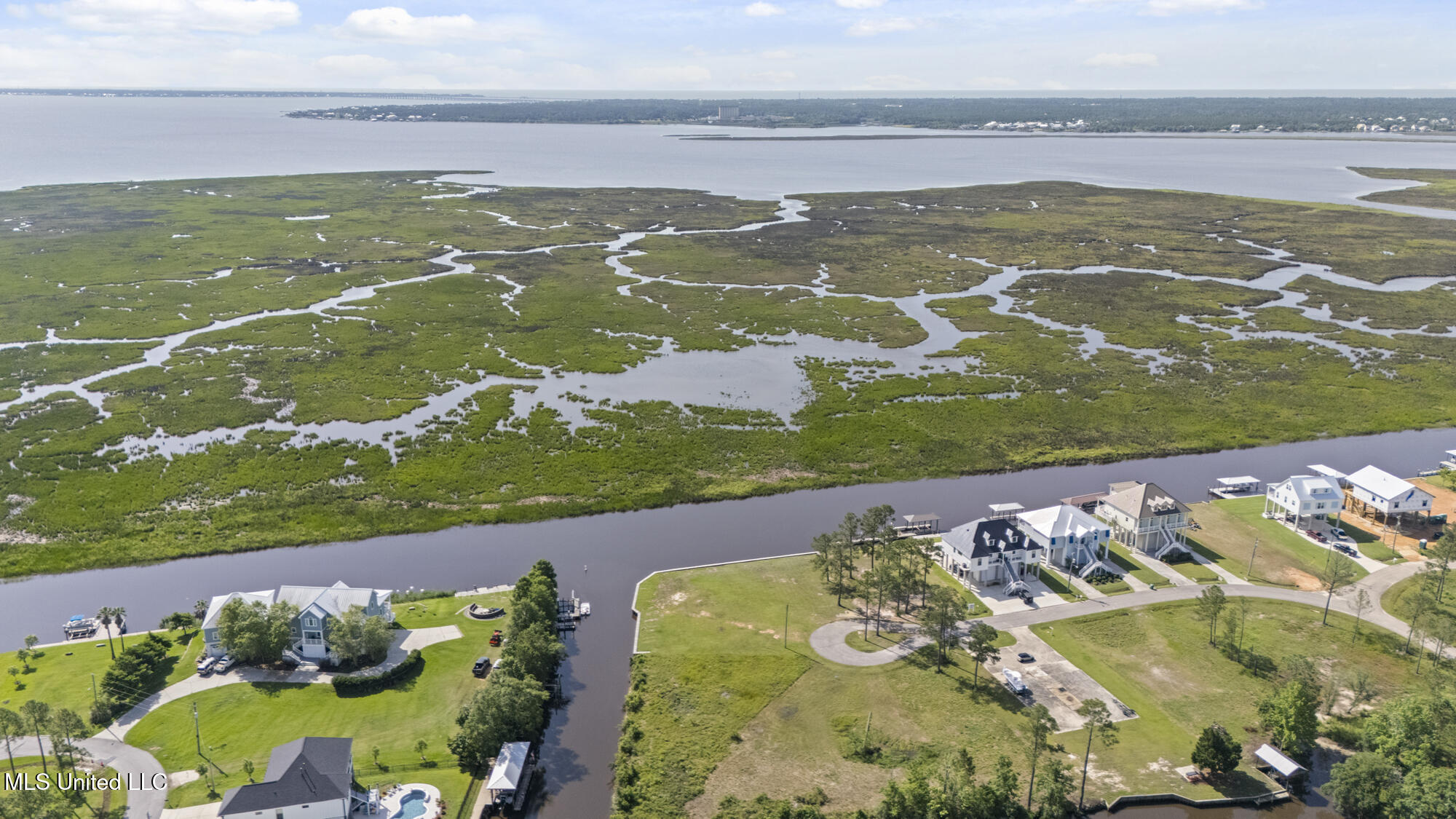 1436 Hanakealoha Place Diamondhead, MS 39525 - Photo 5 of 13 ghubphoto_03