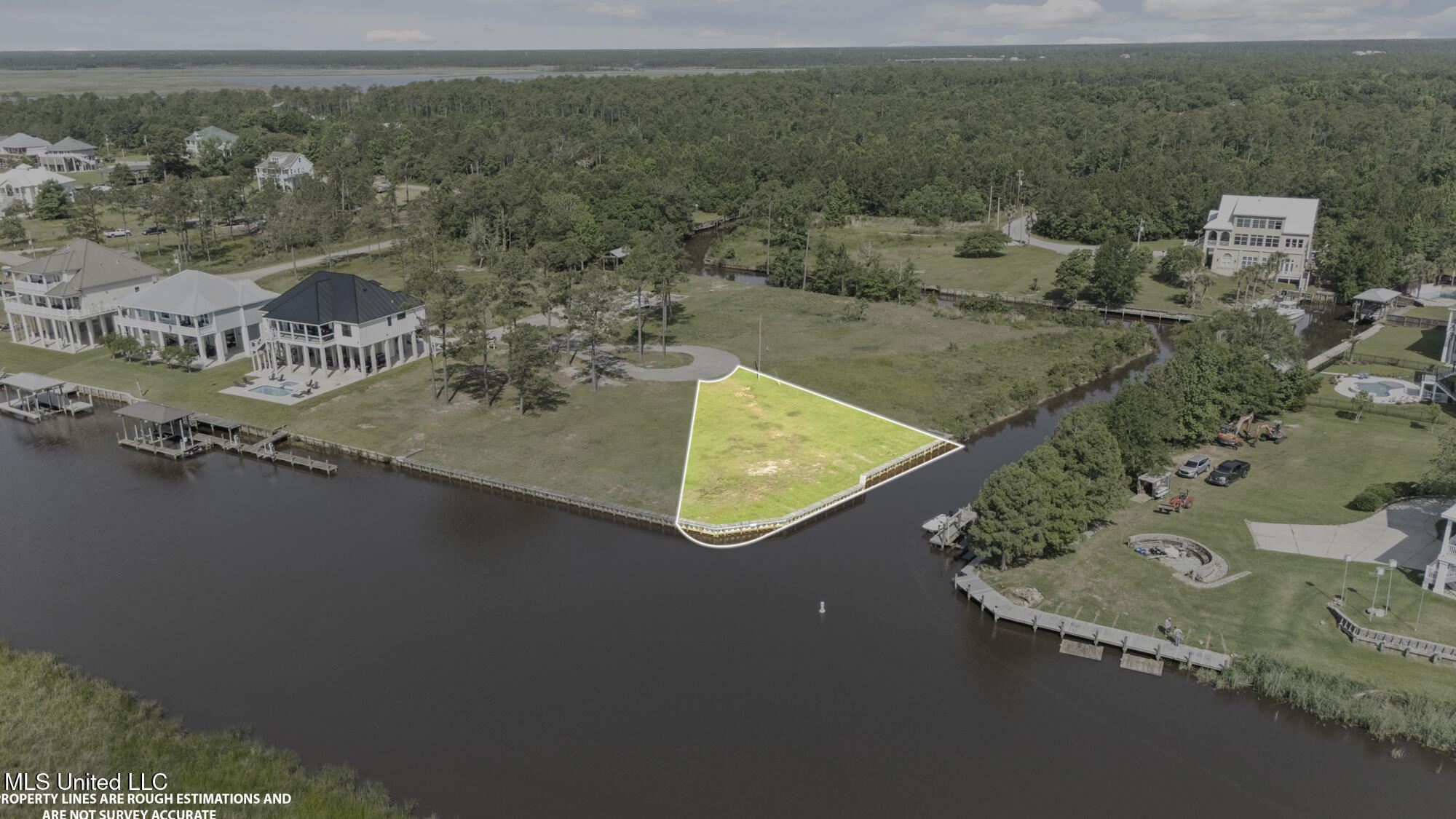 1436 Hanakealoha Place Diamondhead, MS 39525 - Photo 9 of 13 ghubphoto_10 (3)e