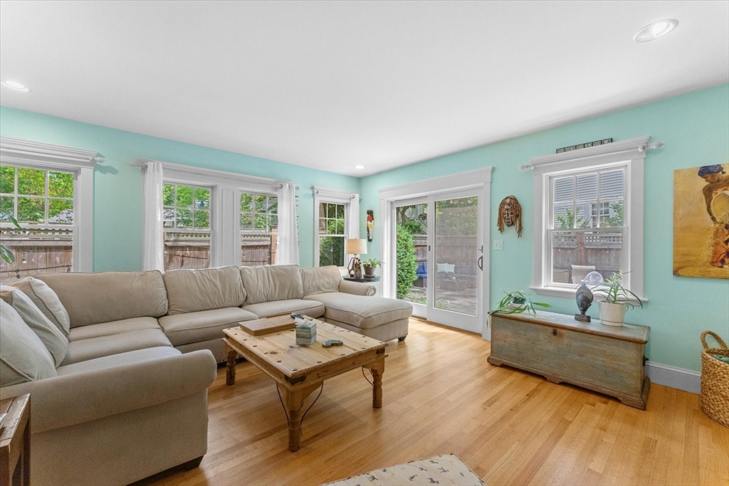 57 School Street, Unit 4 Manchester, MA 01944 - Photo 13 of 30