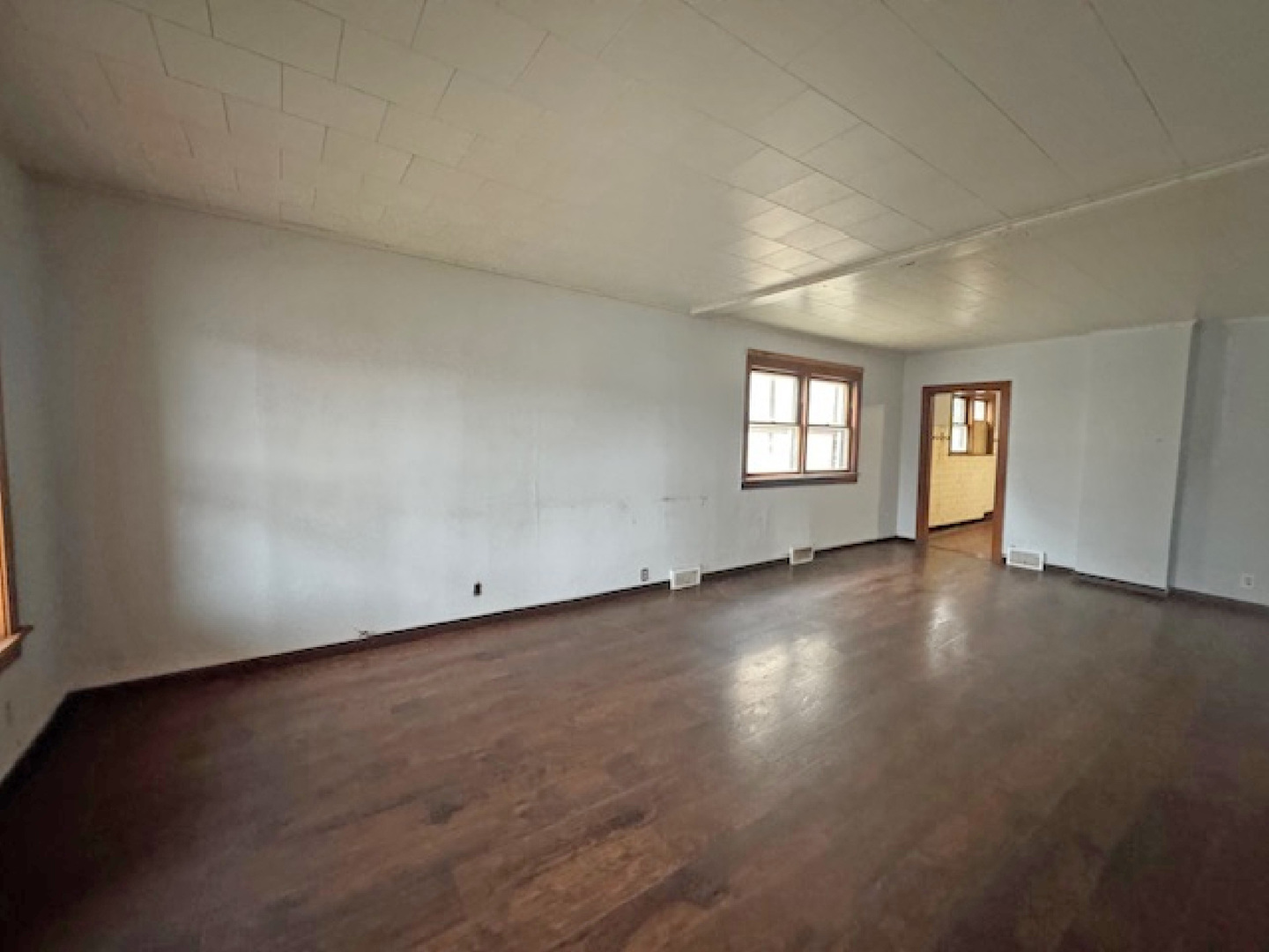 2024 Union Street Blue Island, IL 60406 - Photo 6 of 27 a view of empty room with window