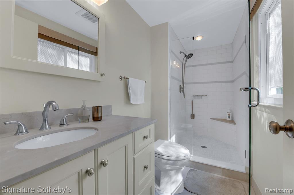 7252 Stonebrook Road West Bloomfield, MI 48322 - Photo 28 of 38