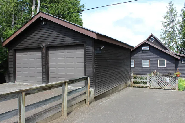 $639,900 | 197 Monette Place, Glover, VT 05875