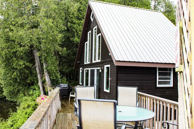 $639,900 | 197 Monette Place, Glover, VT 05875