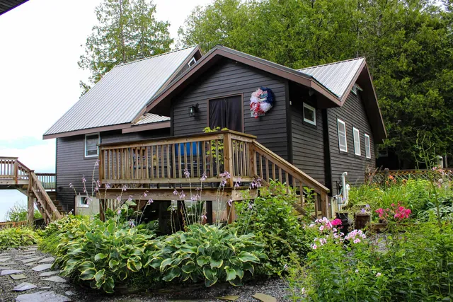 $639,900 | 197 Monette Place, Glover, VT 05875