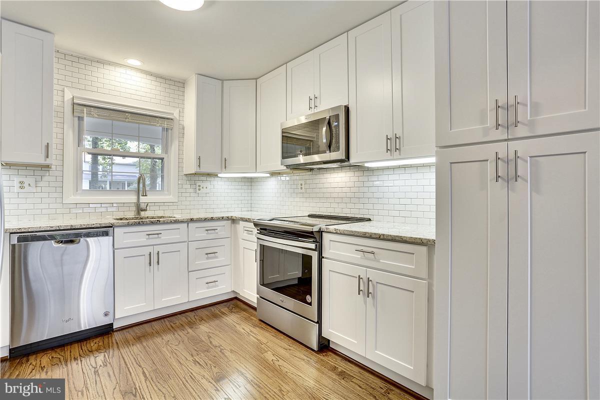 1720 Stratton Road Crofton, MD 21114 - Photo 8 of 30 Kitchen