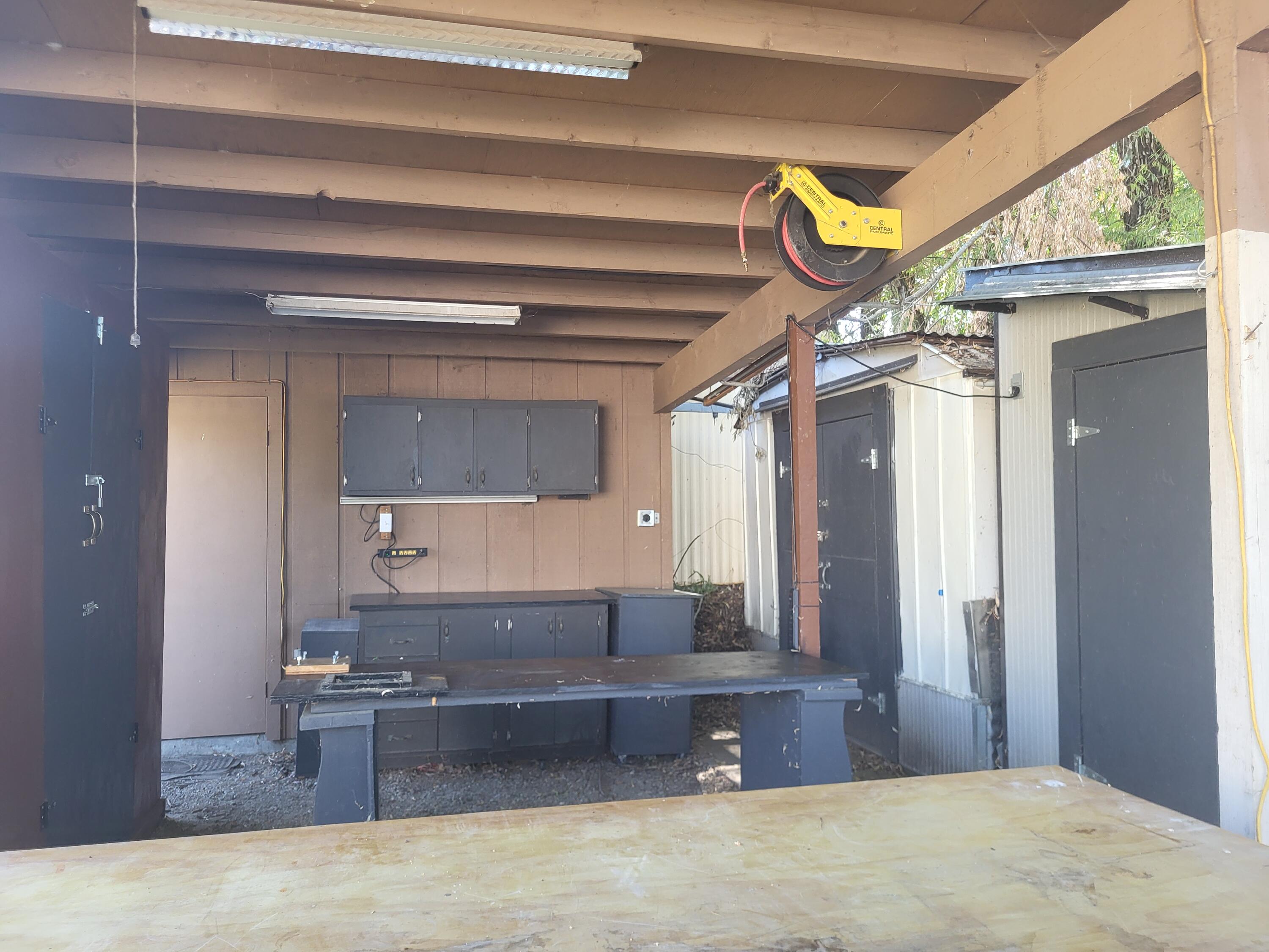 11427 Blackwell Road, Unit 22 Central Point, OR 97502 - Photo 17 of 21 Shop