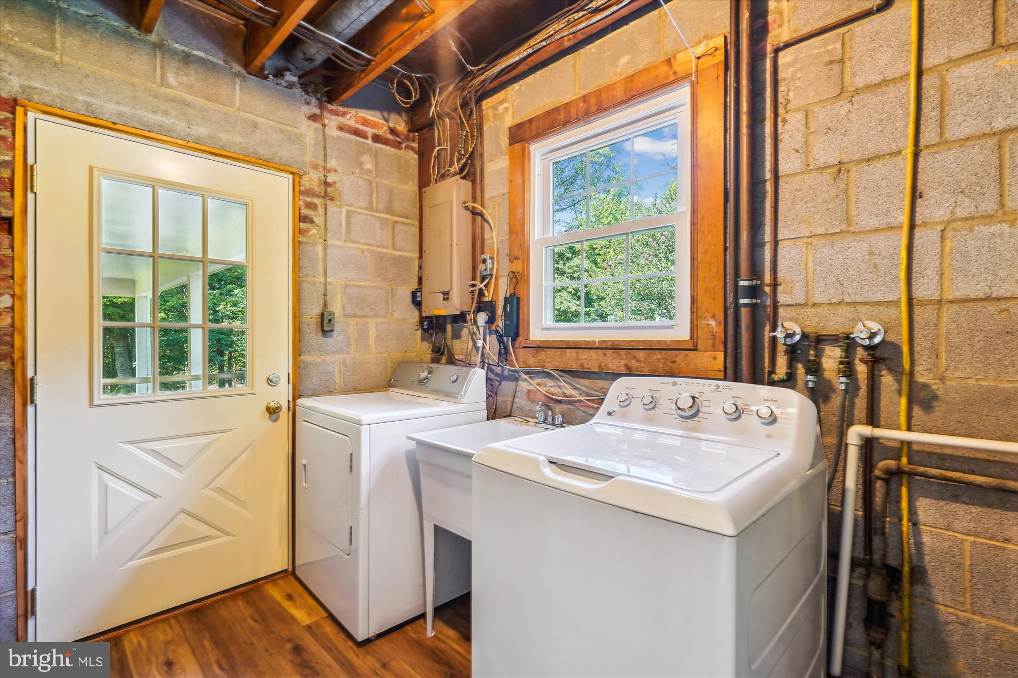 12109 Stirrup Road Reston, VA 20191 - Photo 21 of 52 a utility room with dryer and washer