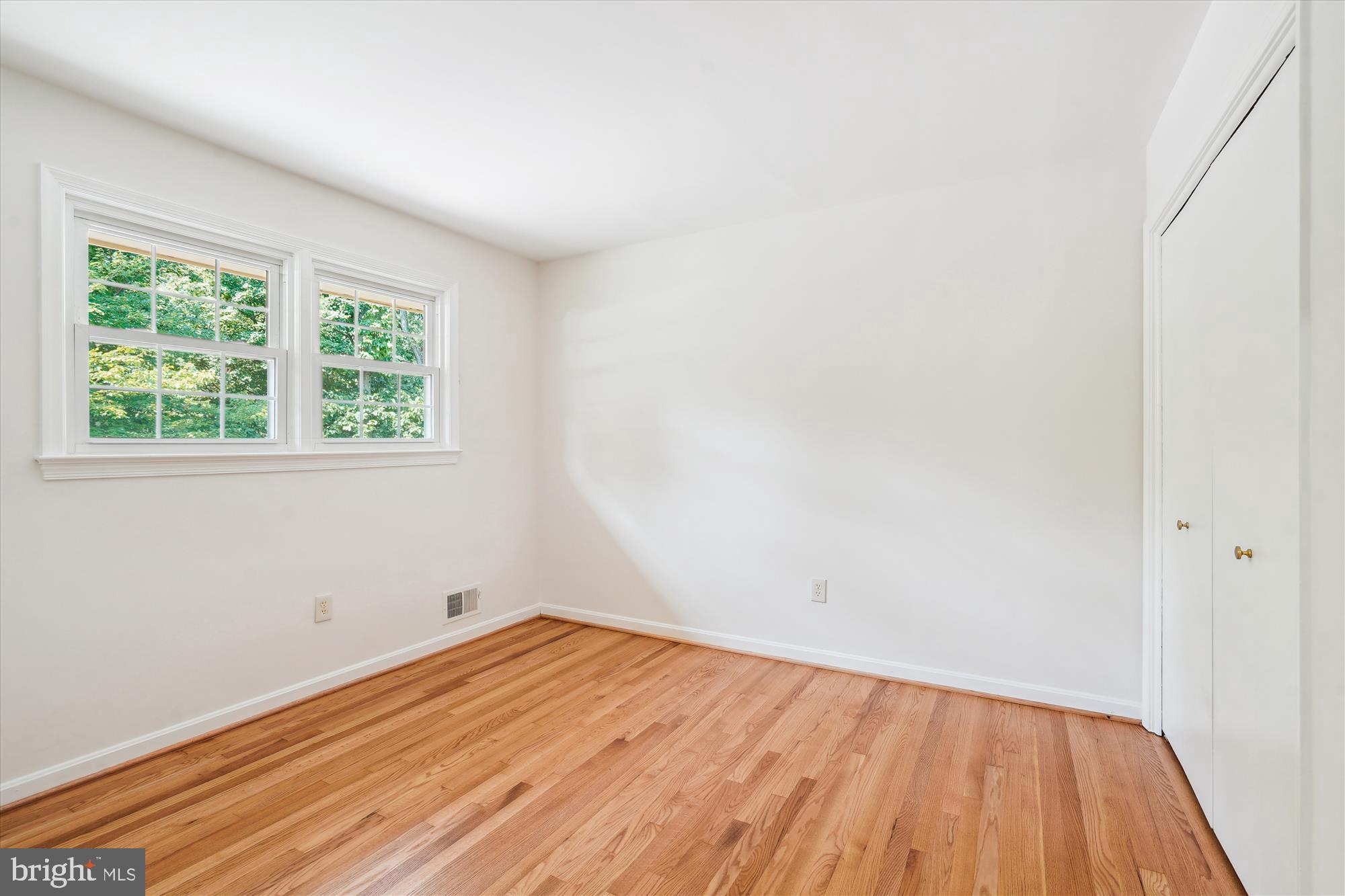 12109 Stirrup Road Reston, VA 20191 - Photo 34 of 52 an empty room with a window