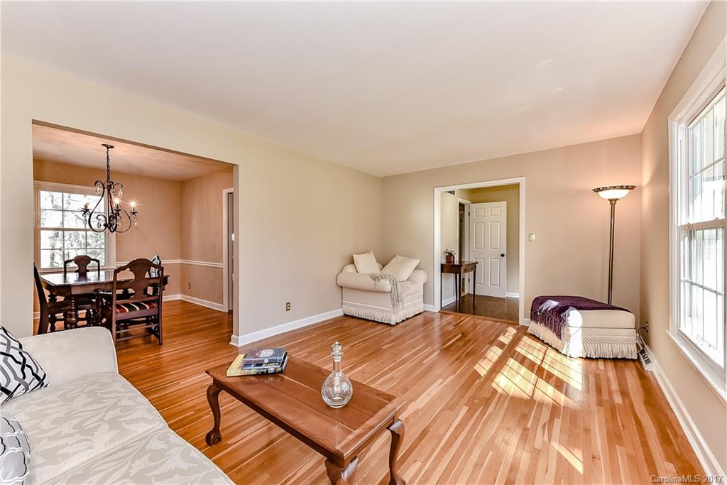 2909 Goneaway Road Charlotte, NC 28210 - Photo 3 of 24 Gallery Image 3
