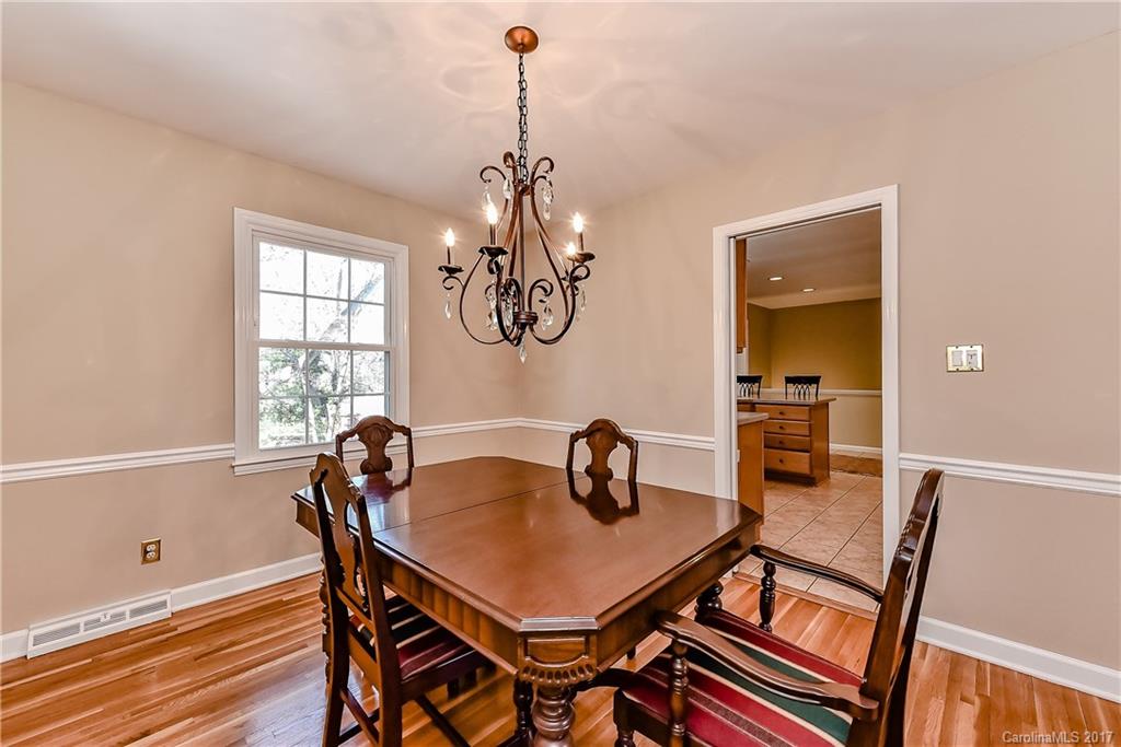 2909 Goneaway Road Charlotte, NC 28210 - Photo 4 of 24 Gallery Image 4