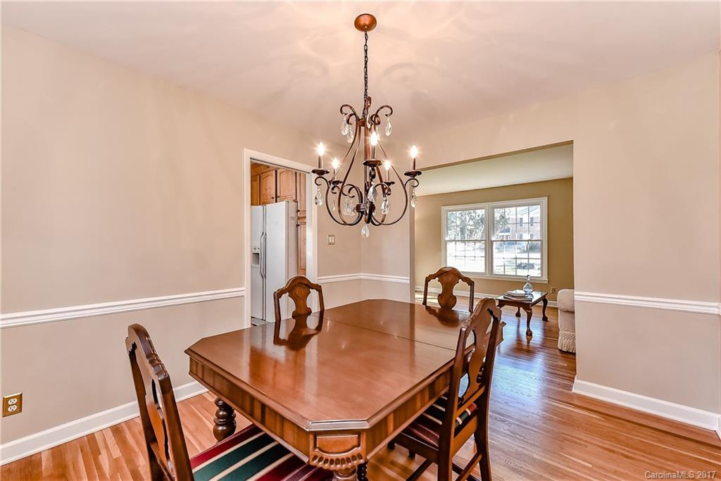2909 Goneaway Road Charlotte, NC 28210 - Photo 5 of 24 Gallery Image 5