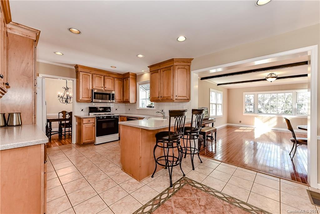 2909 Goneaway Road Charlotte, NC 28210 - Photo 7 of 24 Gallery Image 7