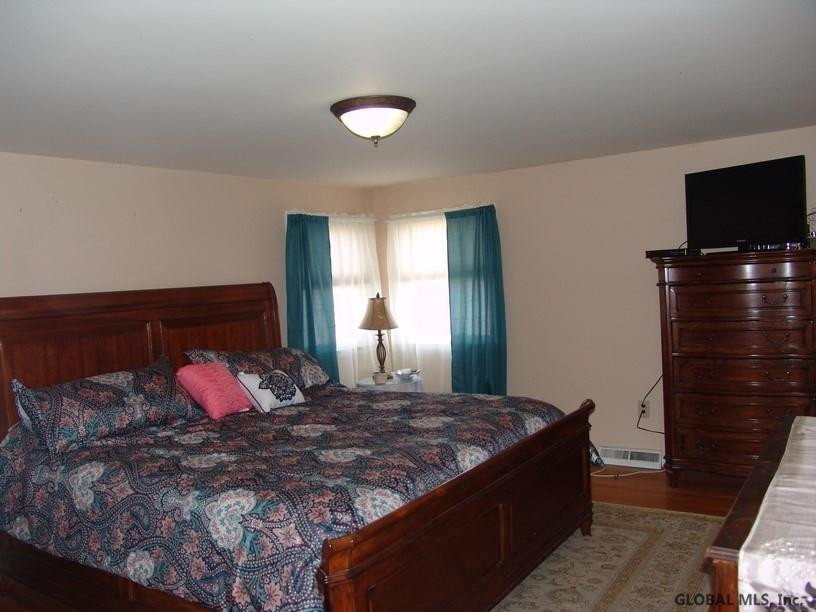 235 Abbottsford Road Schenectady, NY 12304 - Photo 12 of 16 Photo 12